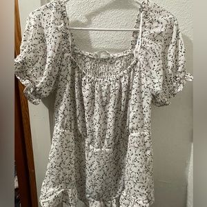 Floral top Size: S Brand: Sienna Sky